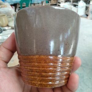 Gelas air putih tanpa handle